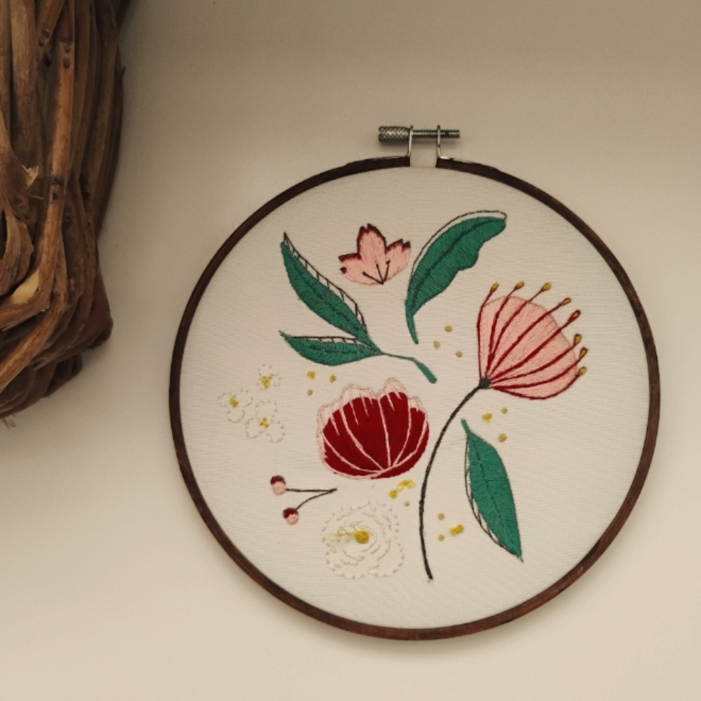handmade floral embroidery. 🪡